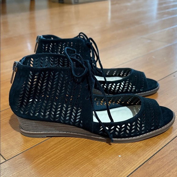 Black Lace-Up Women's Sandals - Picture 4 of 5